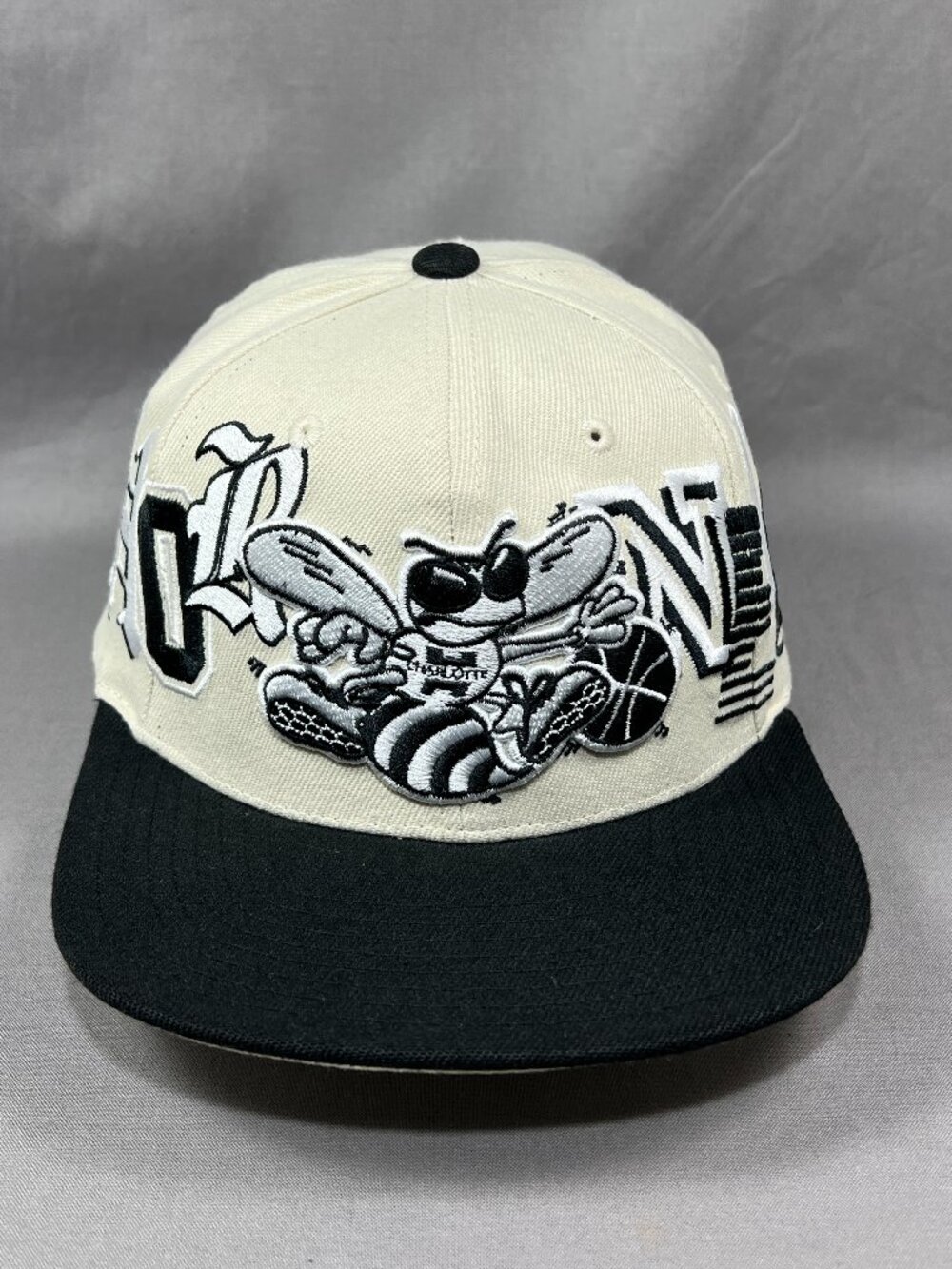 Charlotte Hornets Mitchell & Ness NBA Snapback Hat Cream 2 Tone Hype HWC Mens